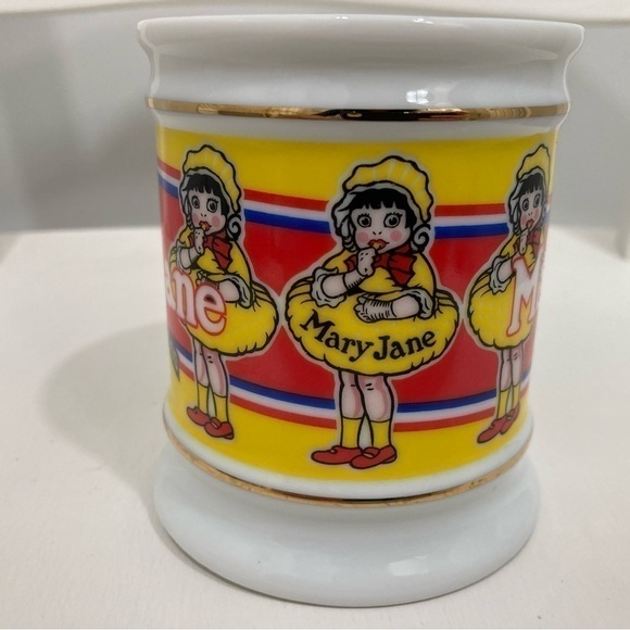 THE CORNER STORE PORCELAIN VINTAGE MUG COLLECTION MARY JANE MUG - 8oz - Picture 2 of 5